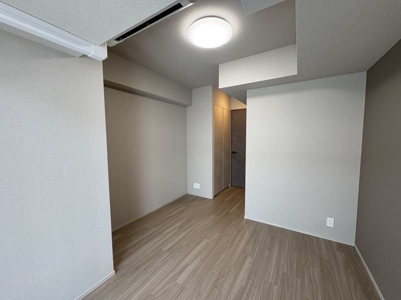 Room image 15