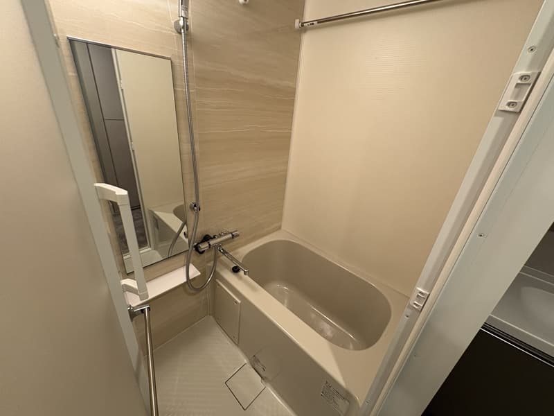 Room image 10