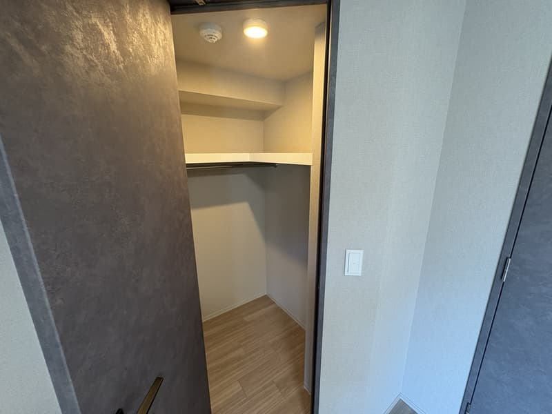 Room image 15