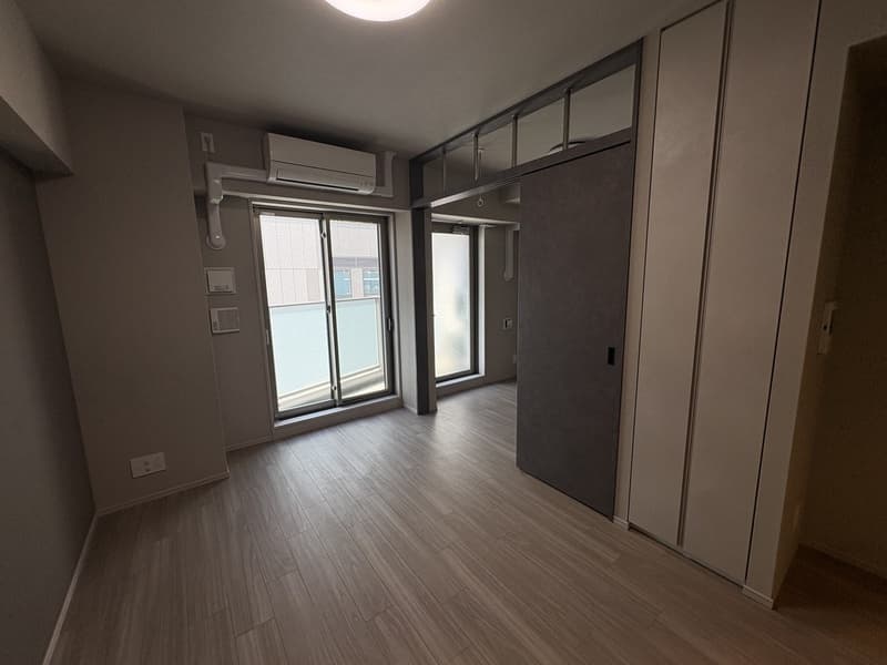 Room image 12