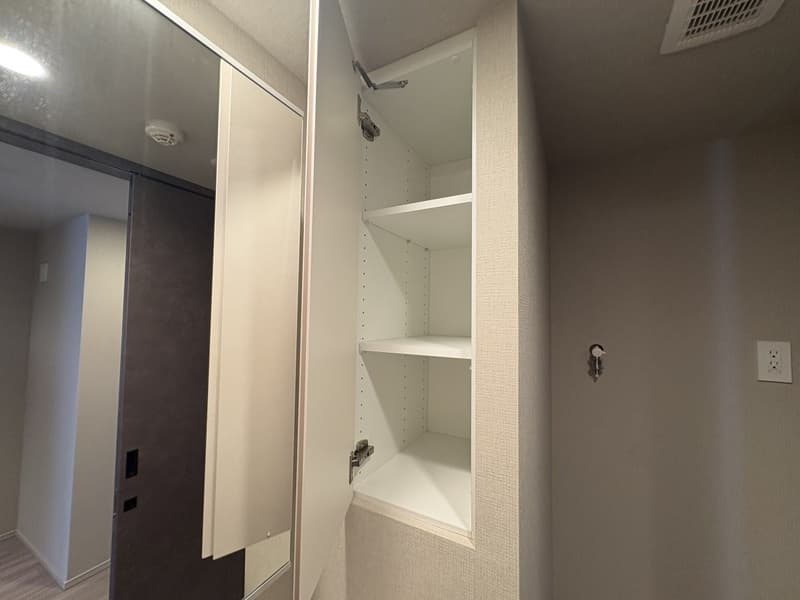 Room image 15