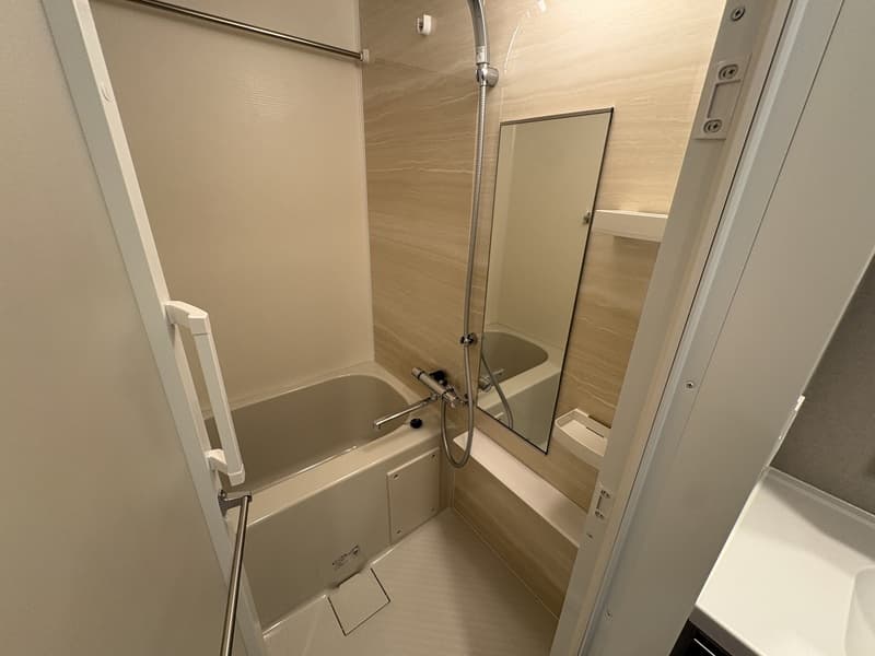 Room image 13