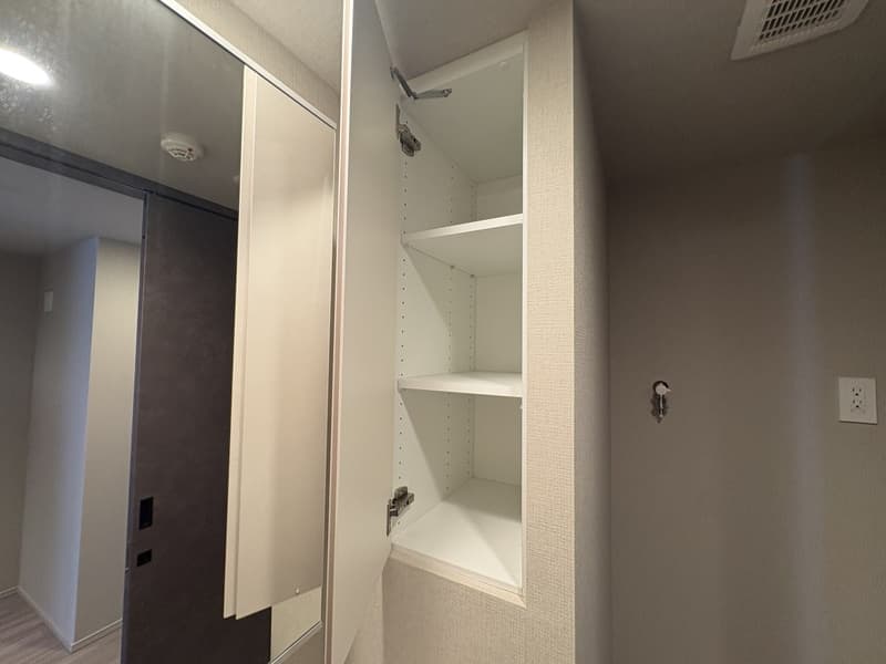 Room image 15
