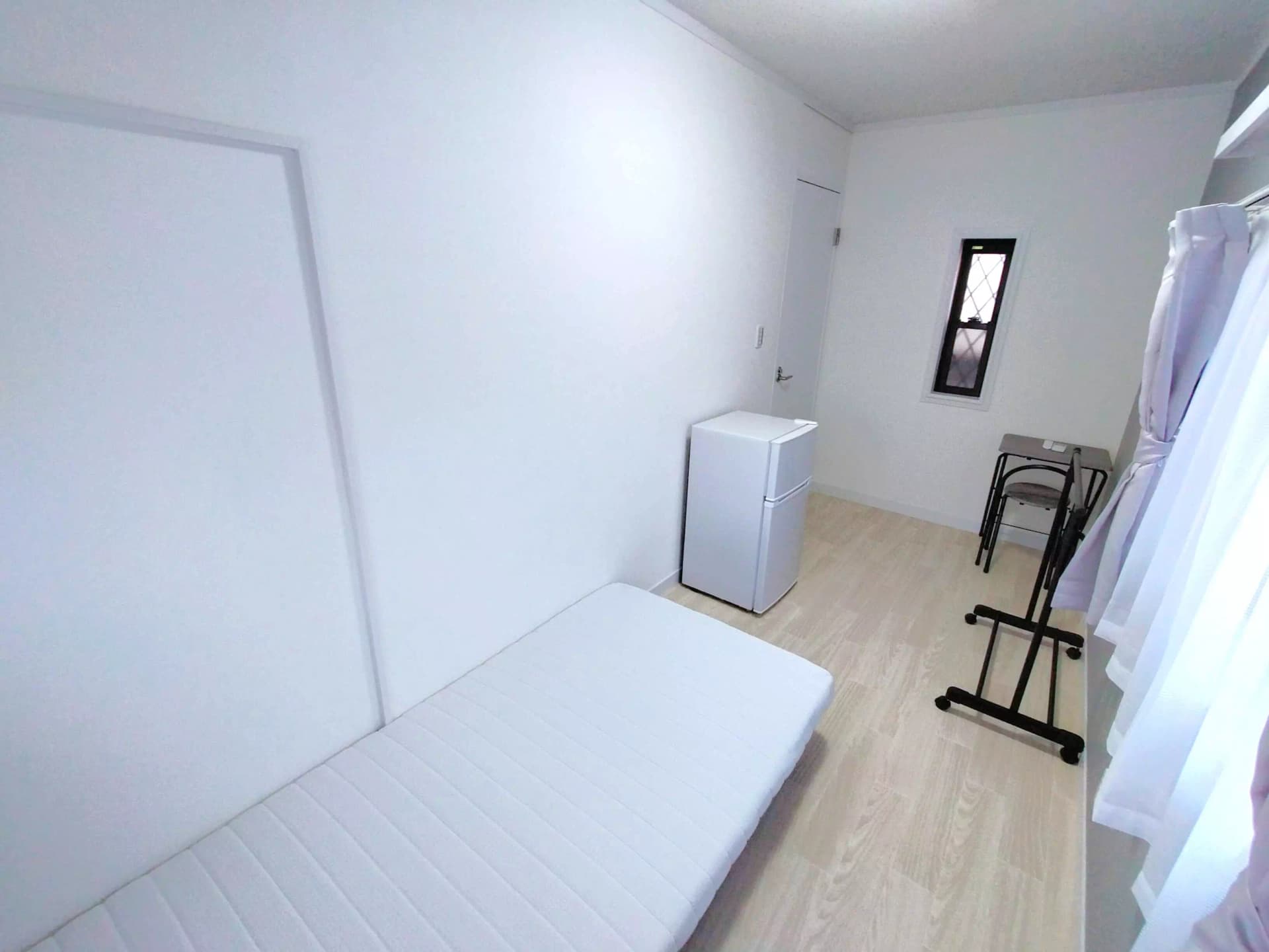 Room image 12