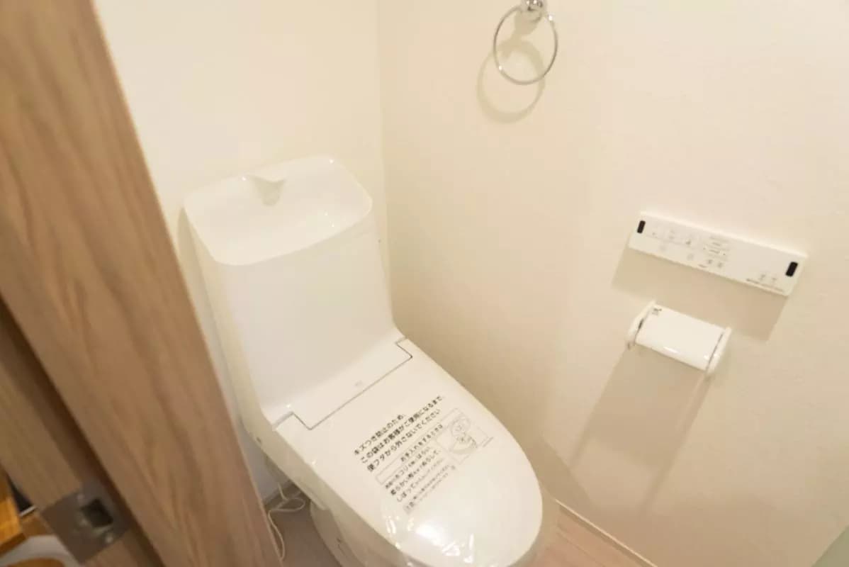 Room image 8