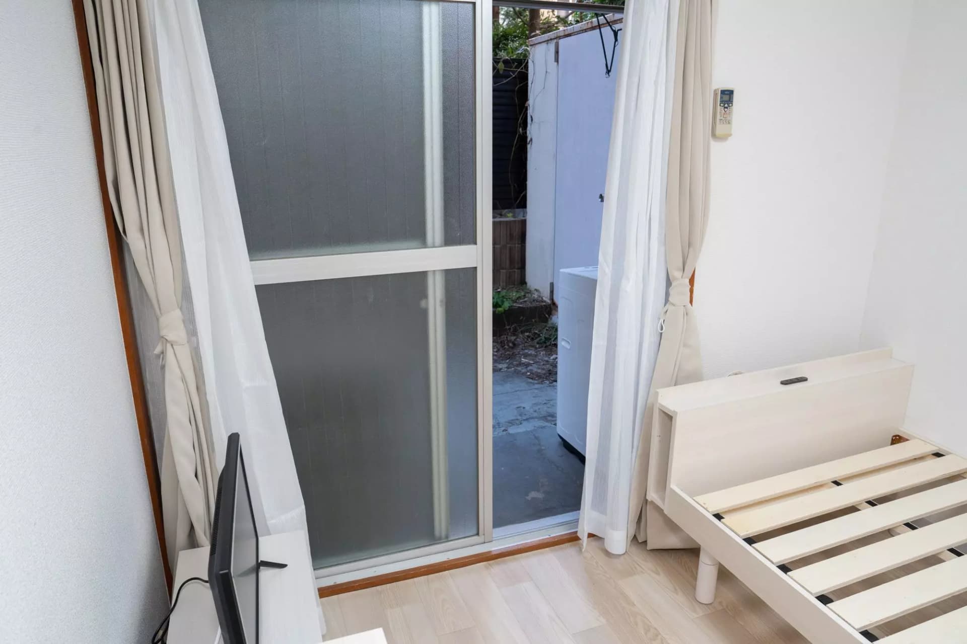 Room image 12