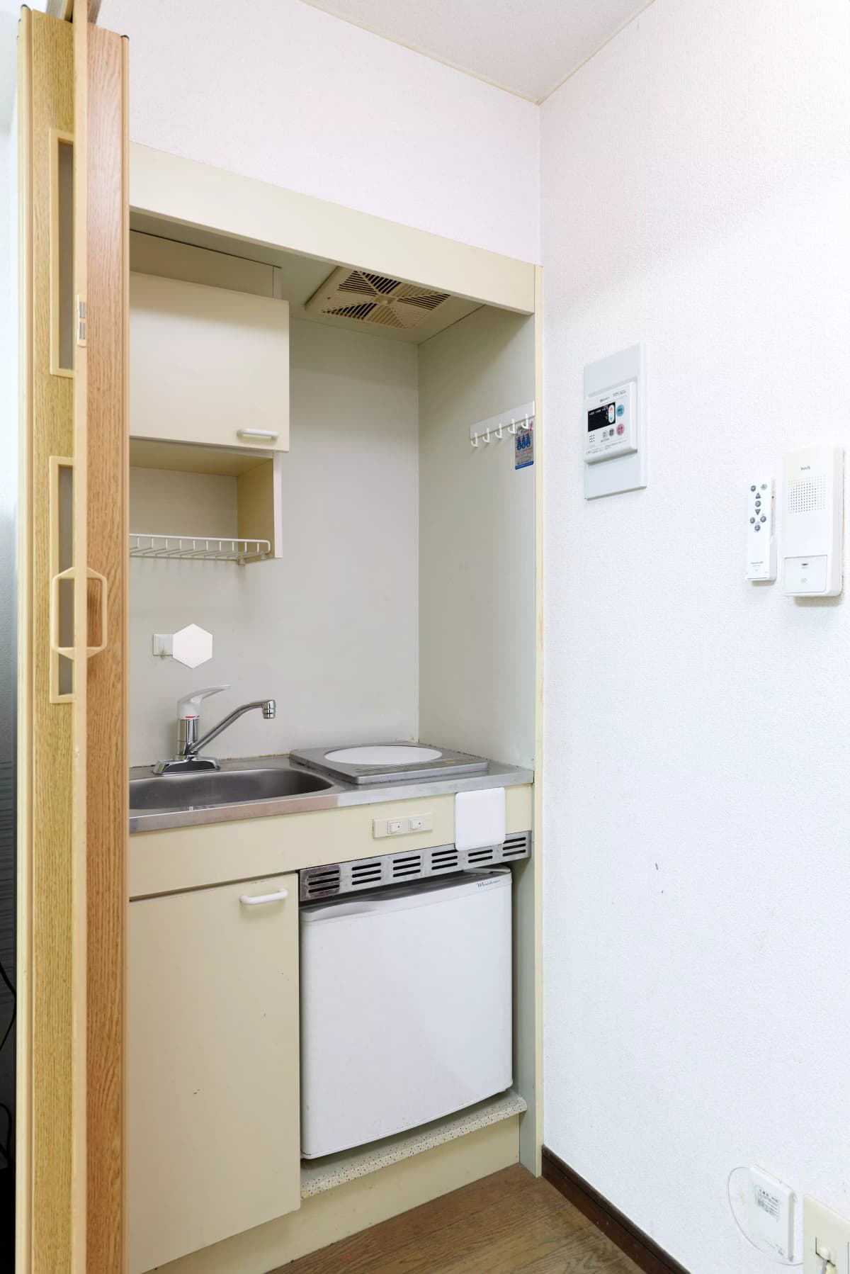 Room image 12