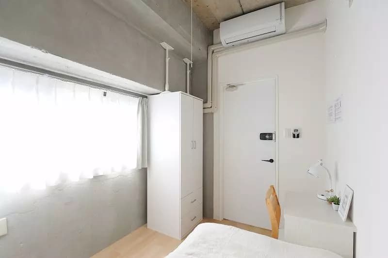 Room image 12
