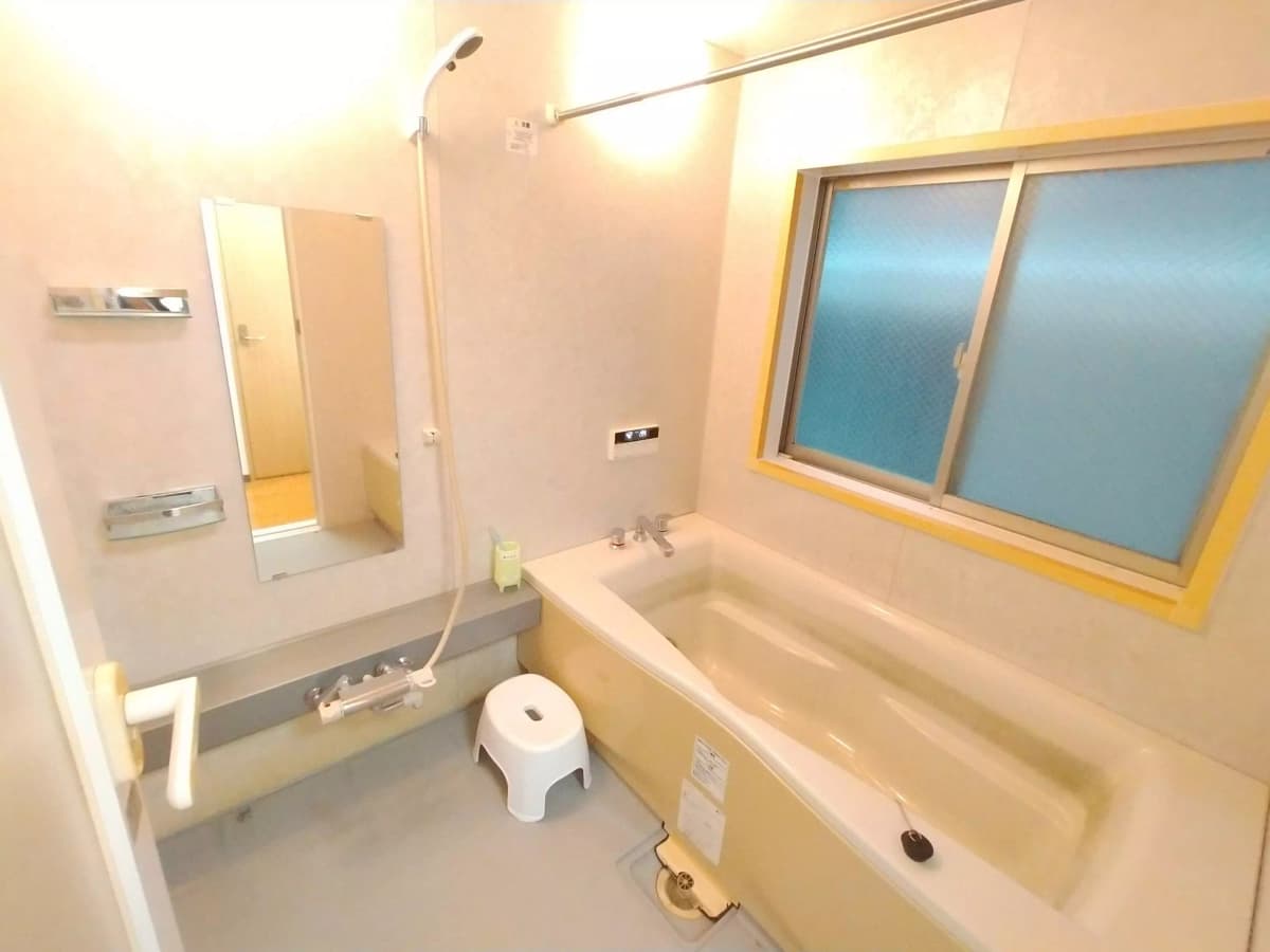 Room image 12