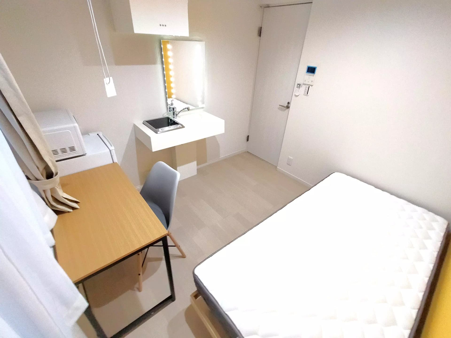 Room image 14