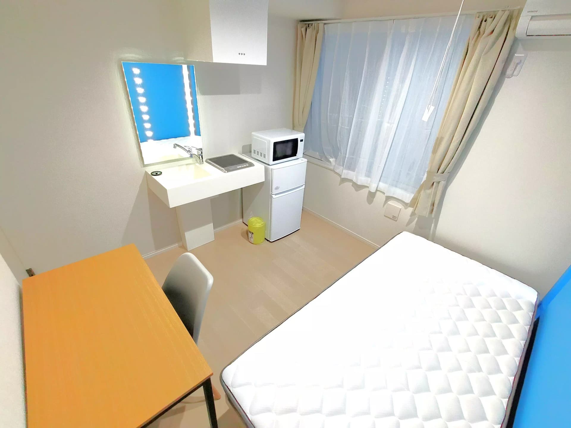 Room image 15