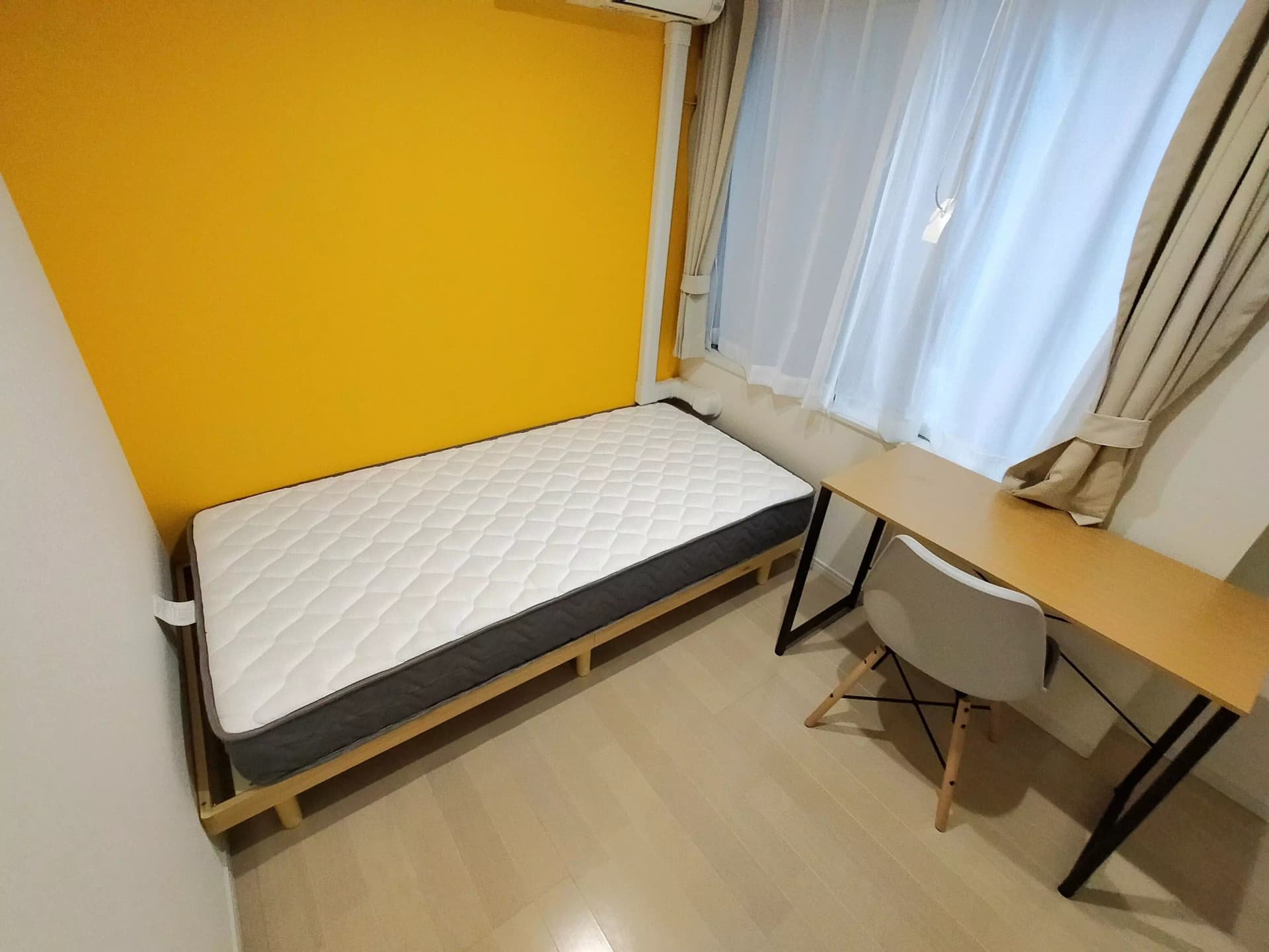 Room image 8