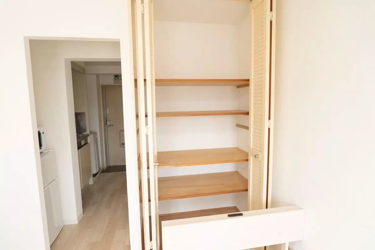 Room image 12