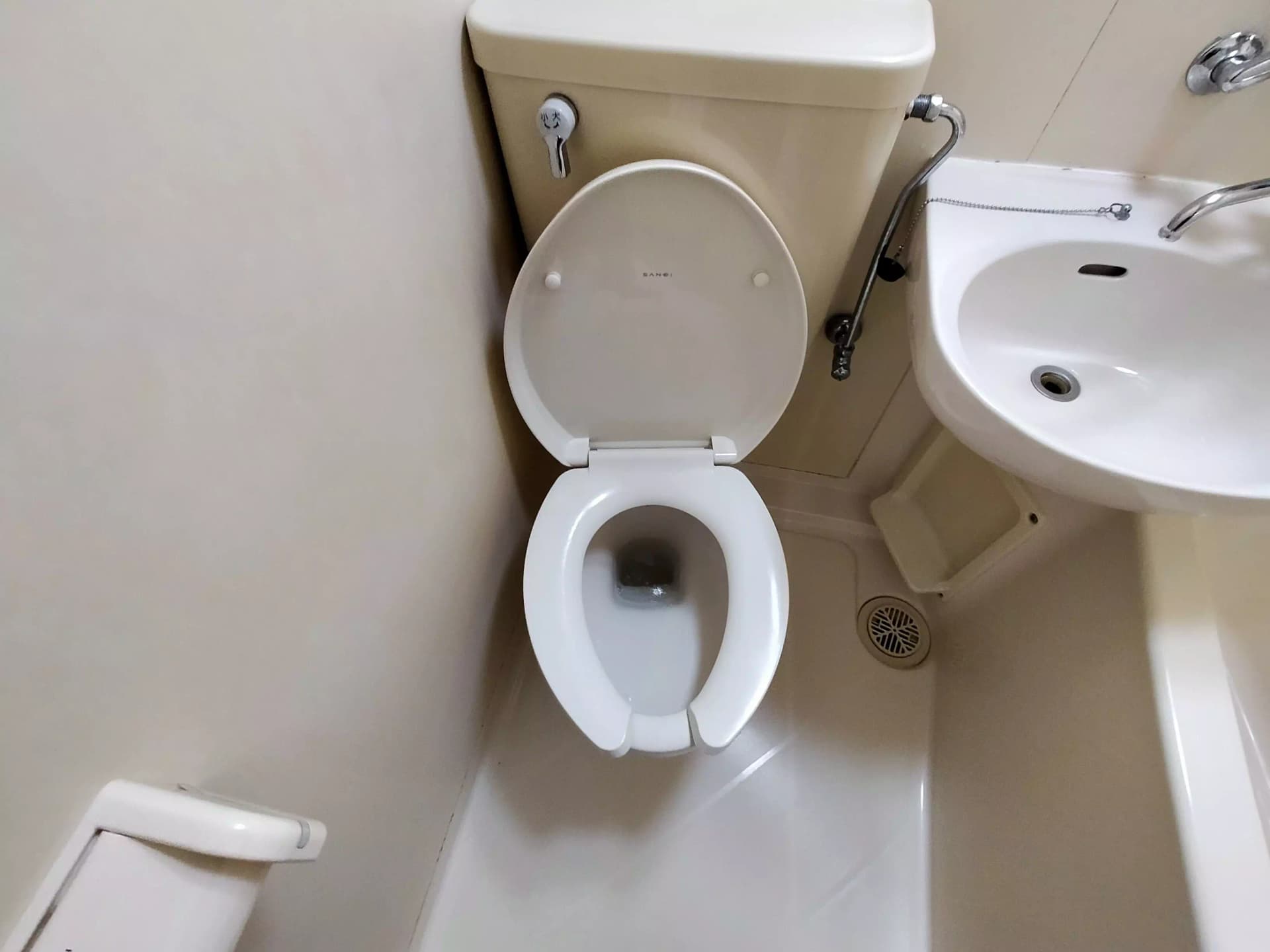 Room image 15