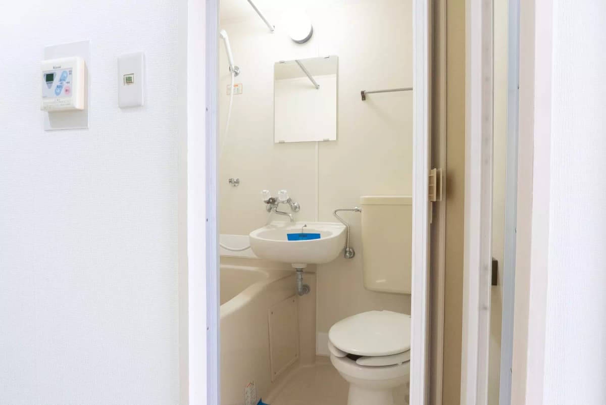Room image 8