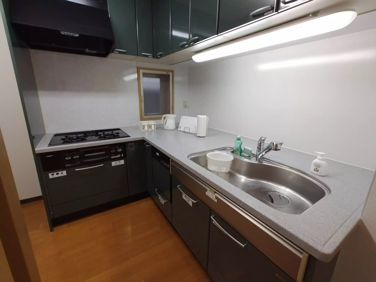 Room image 16