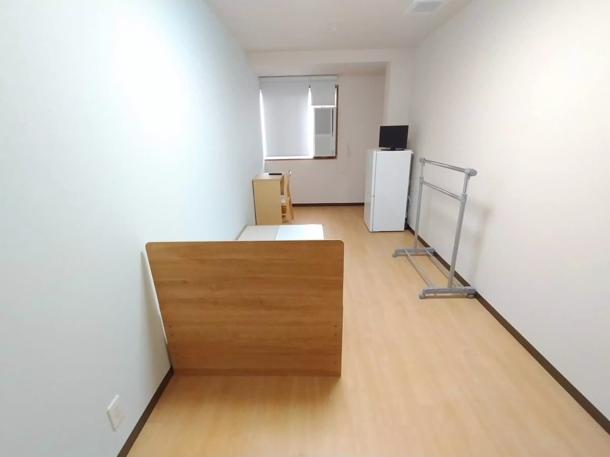 Room image 8
