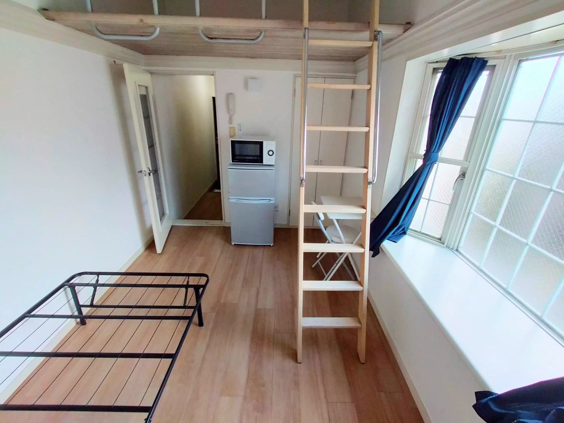 Room image 8