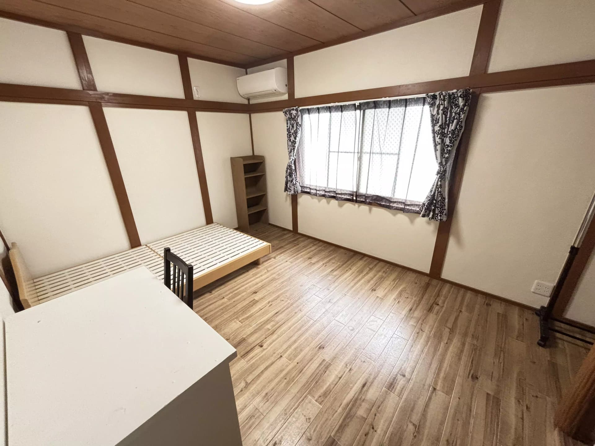 Room image 10