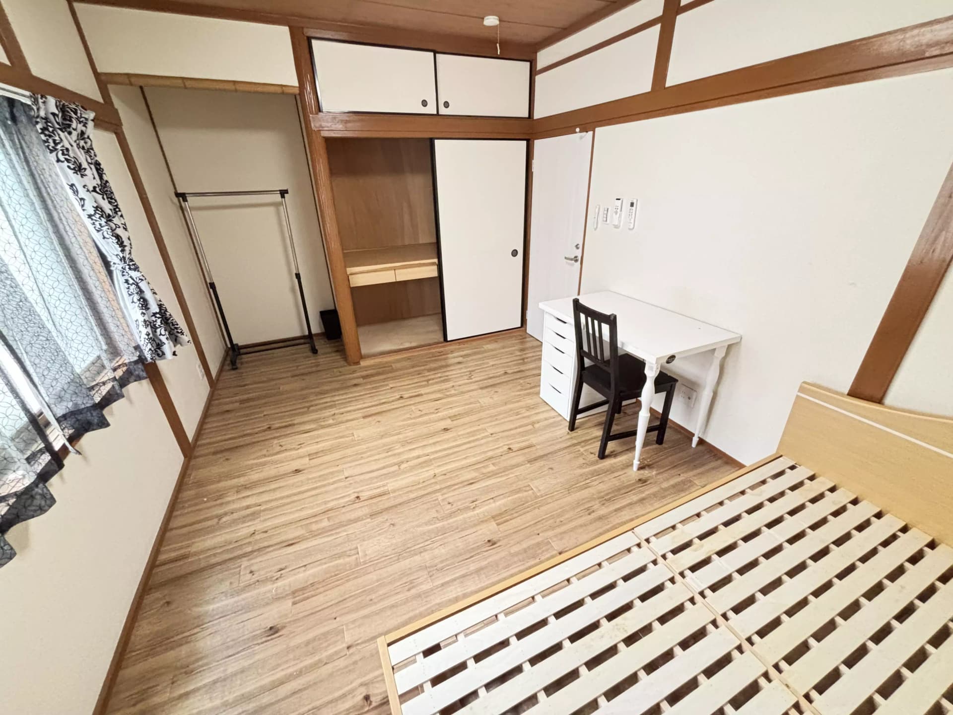 Room image 11
