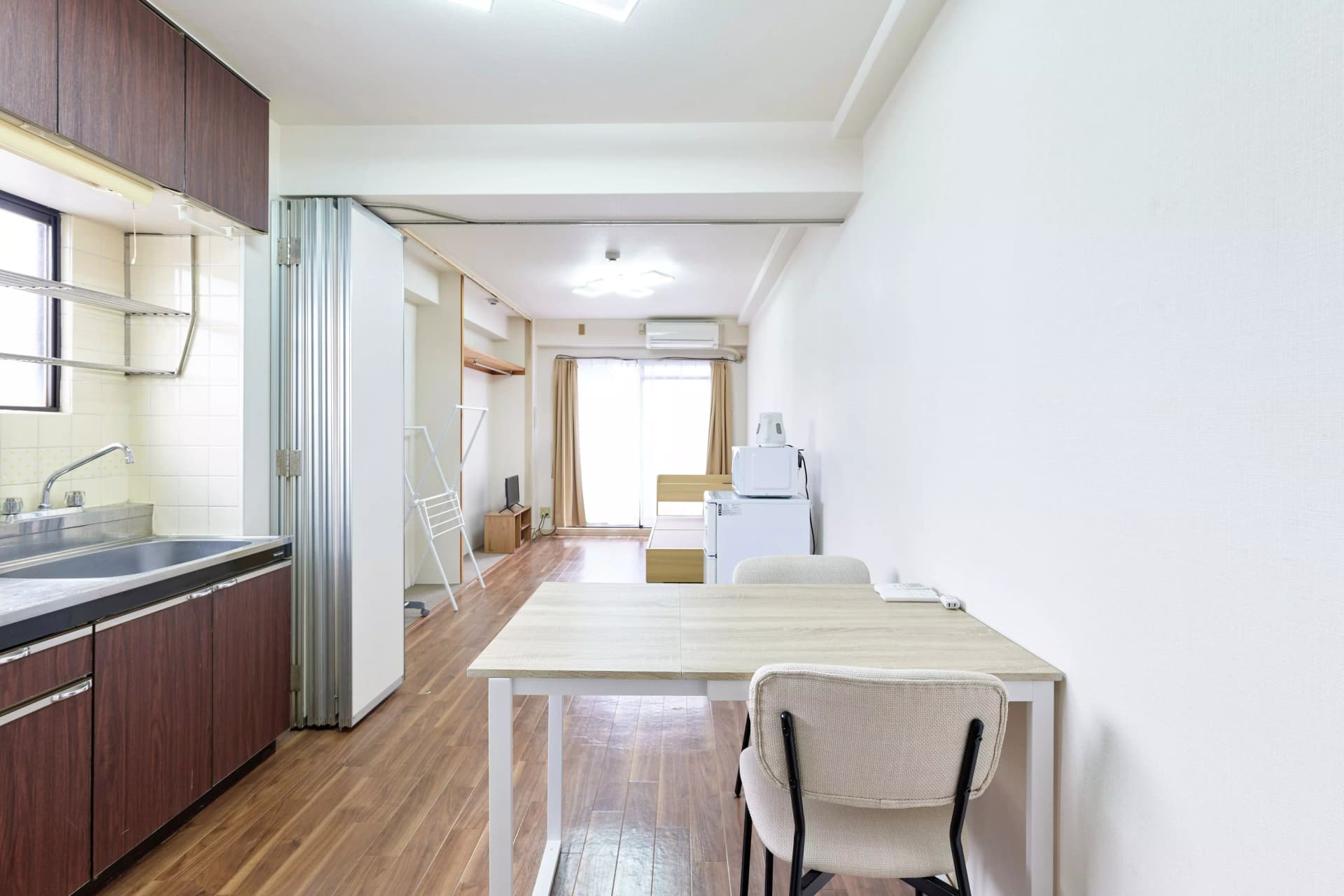 Room image 12