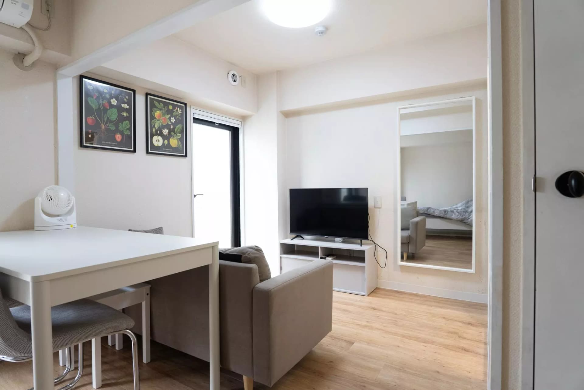 Room image 11