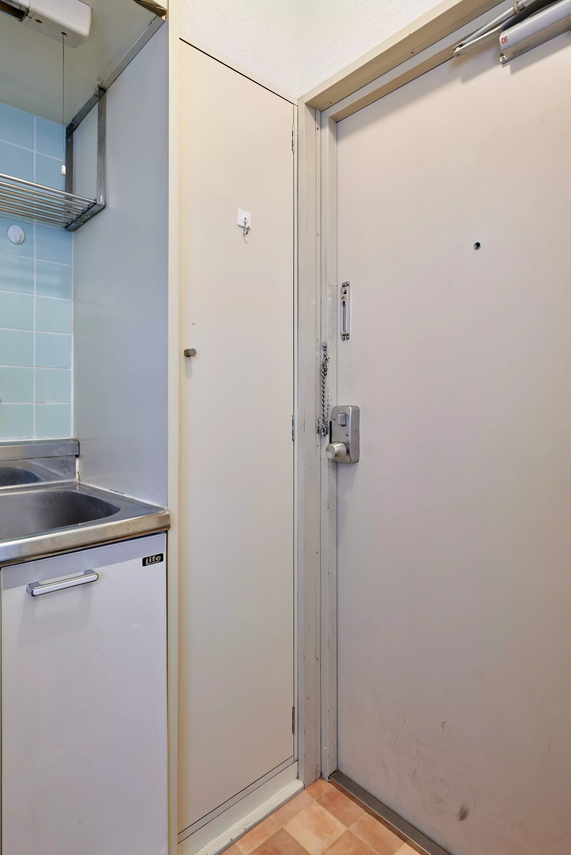 Room image 8