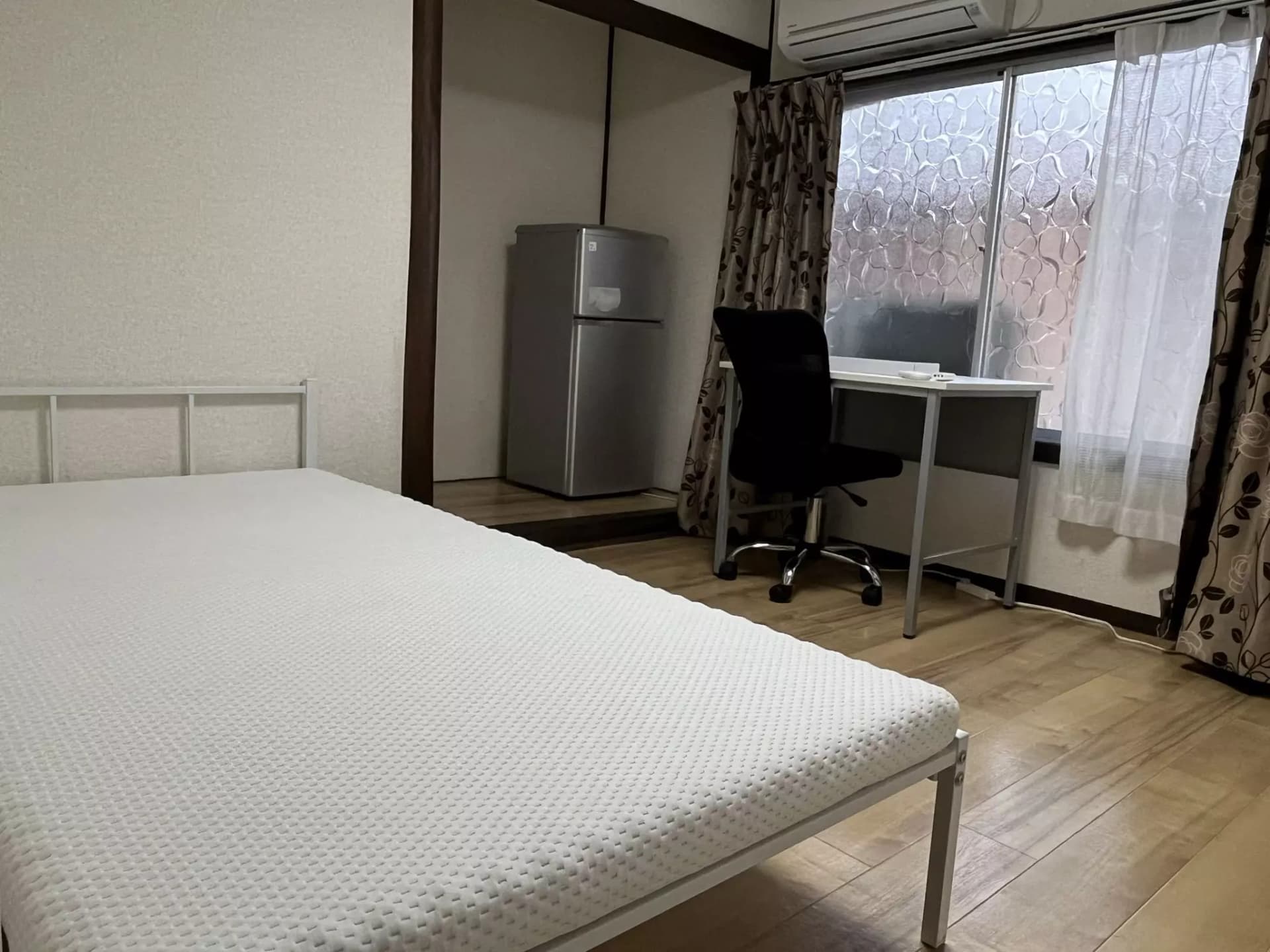 Room image 14