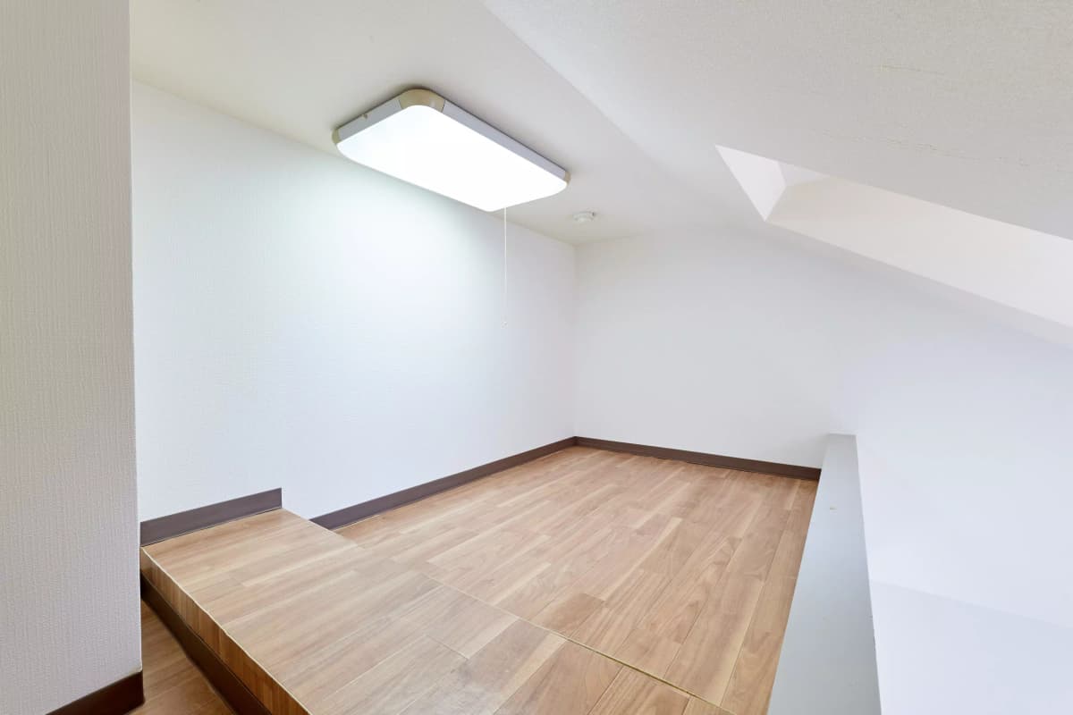 Room image 10