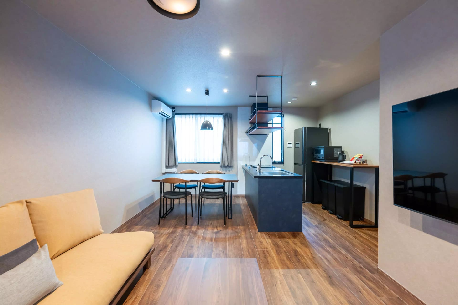 Room image 10