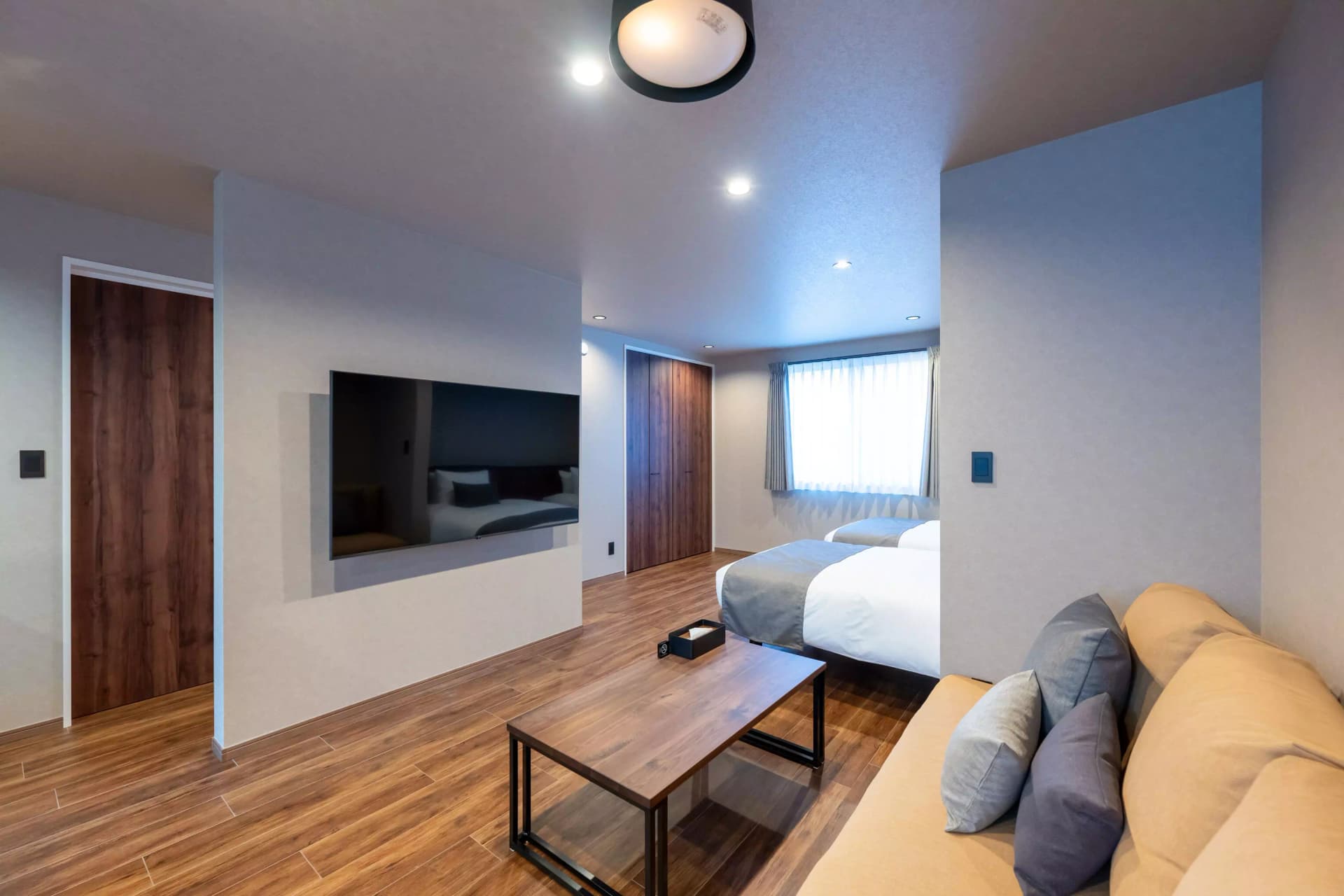 Room image 8