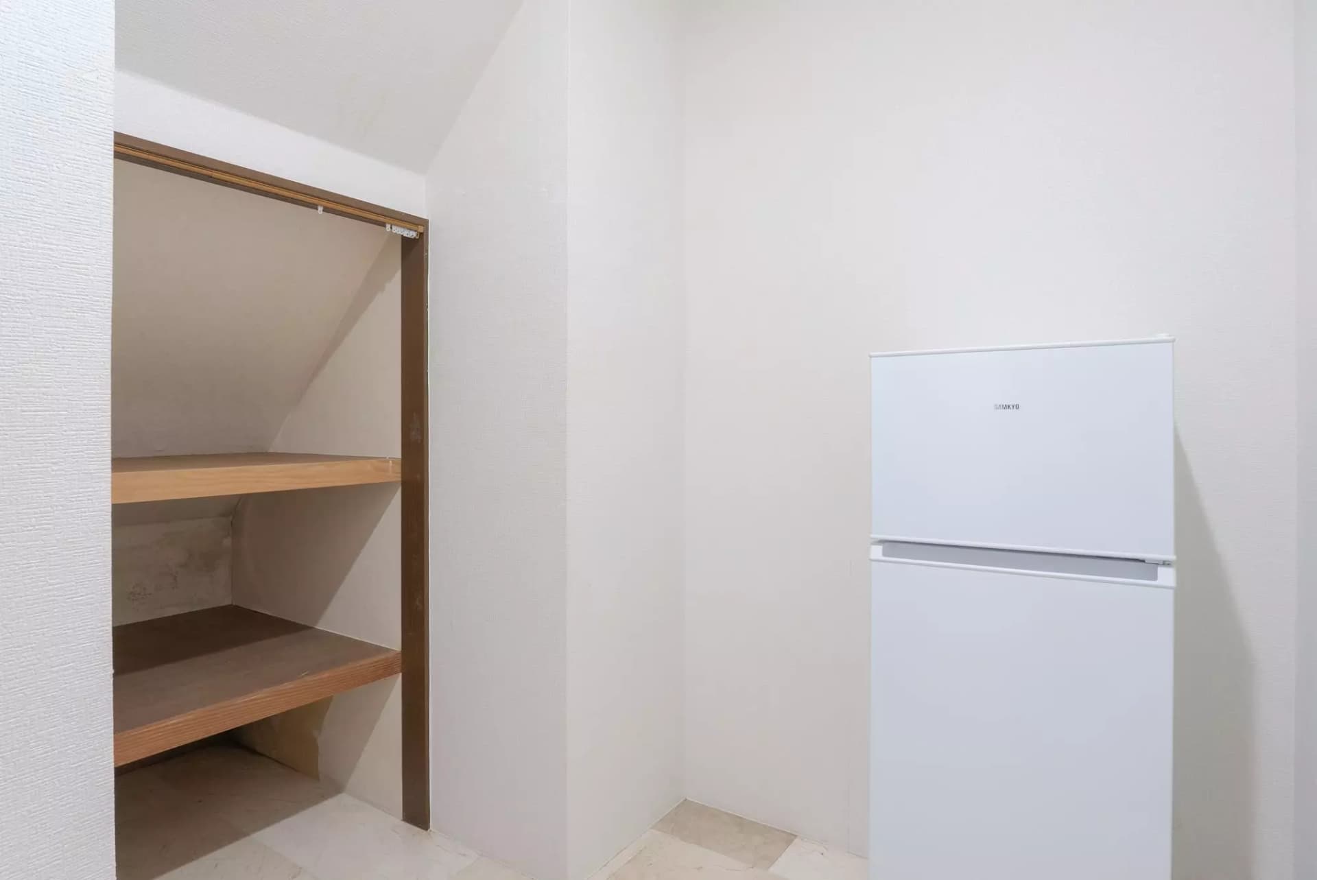 Room image 15