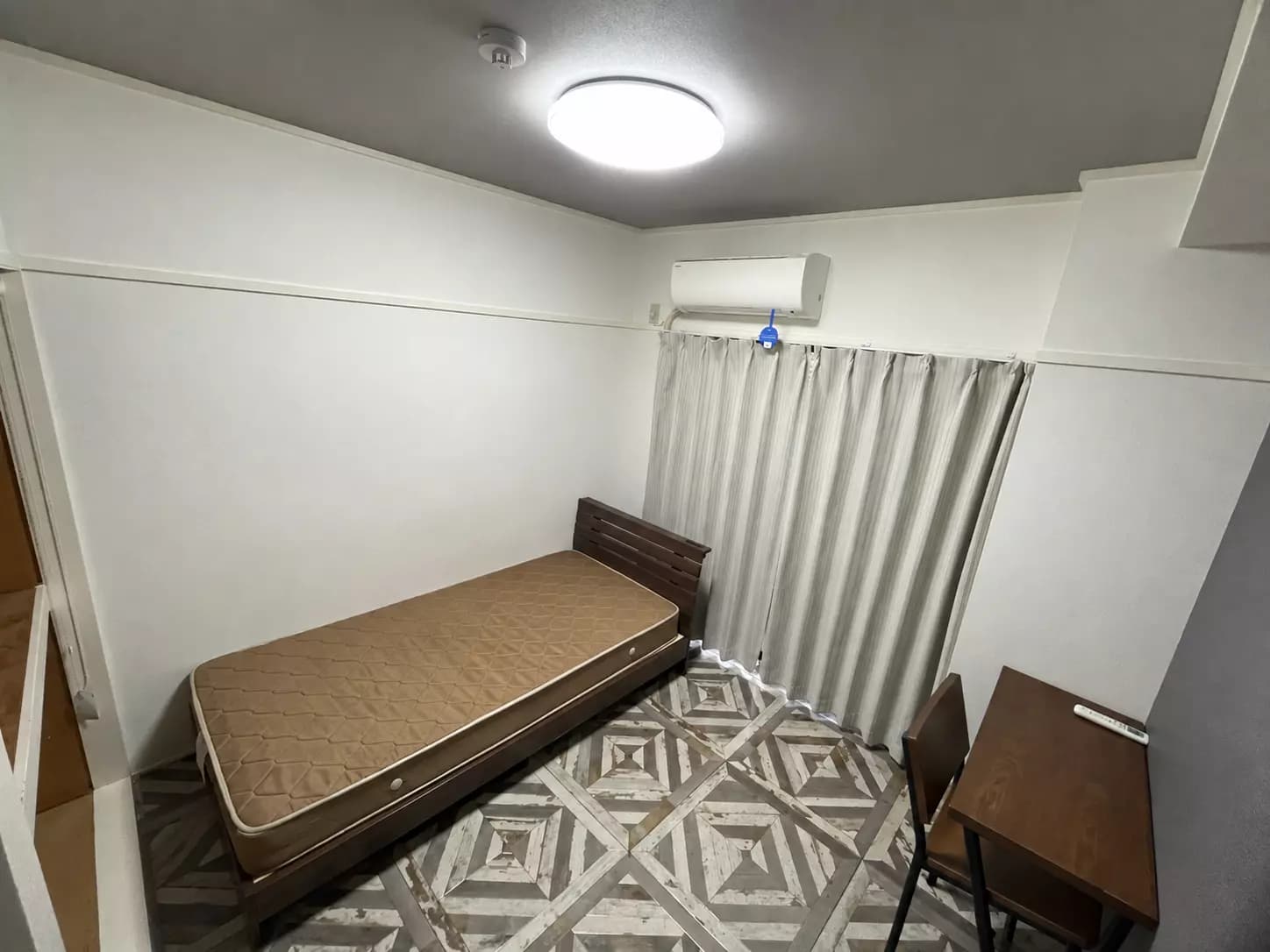 Room image 9