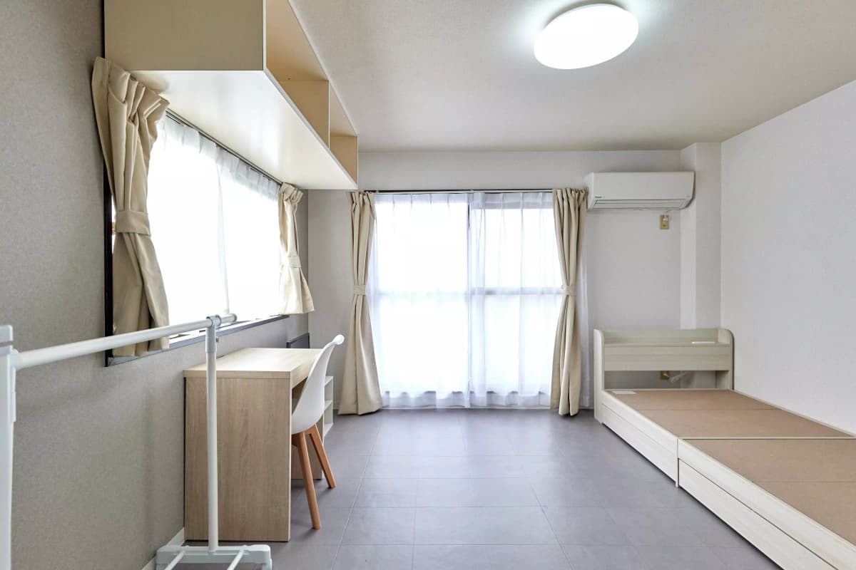Room image 12
