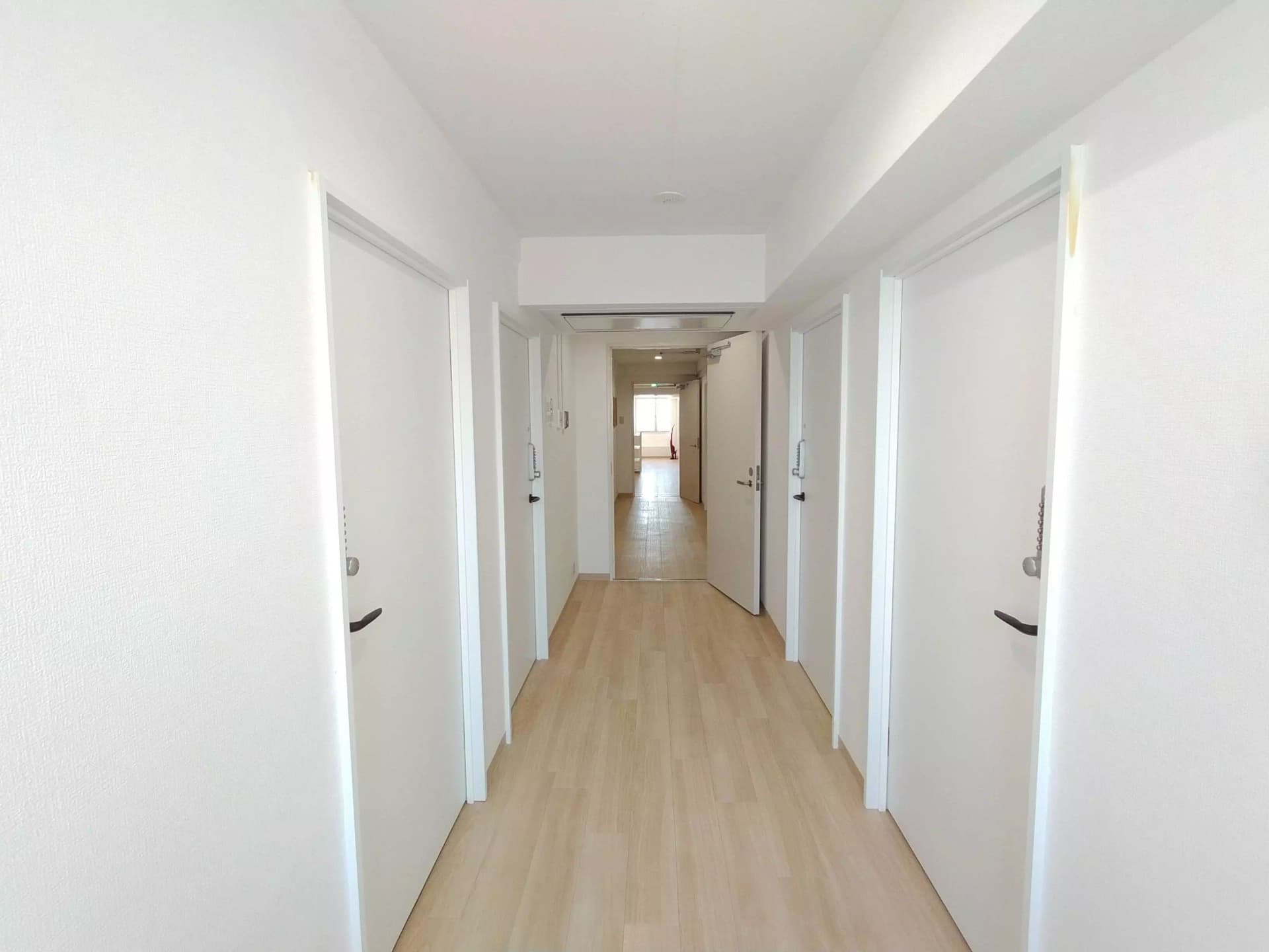 Room image 16
