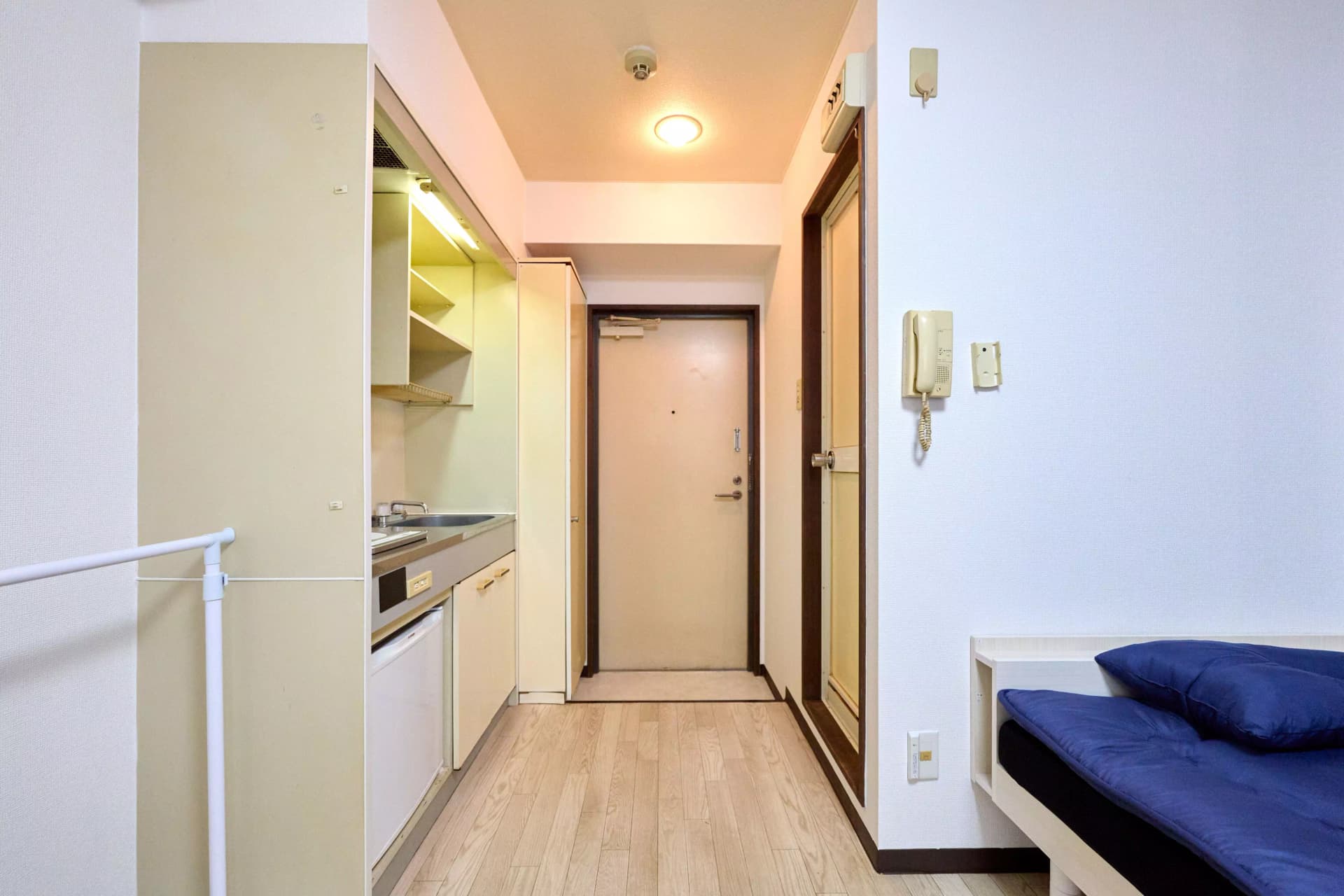 Room image 12