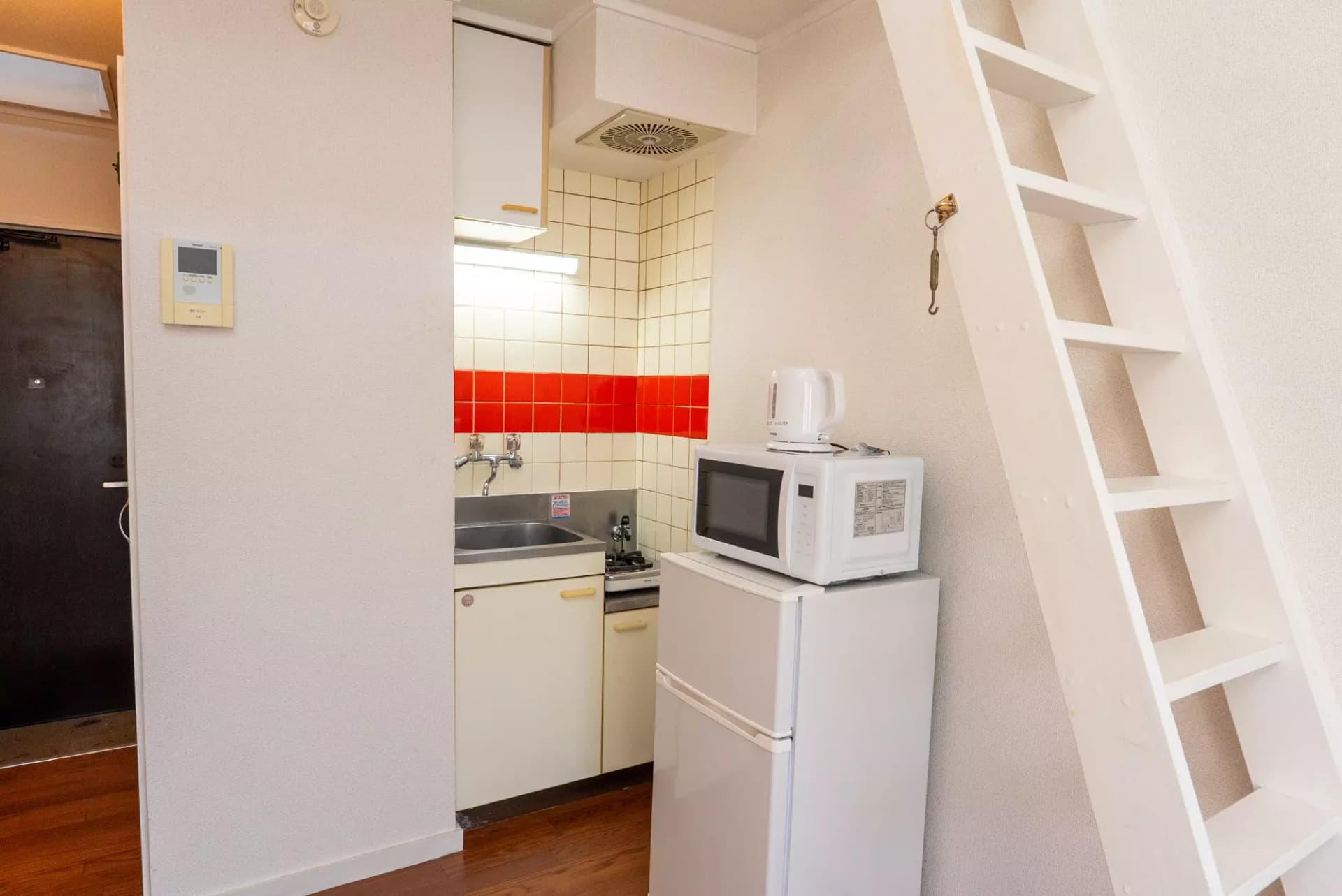 Room image 9