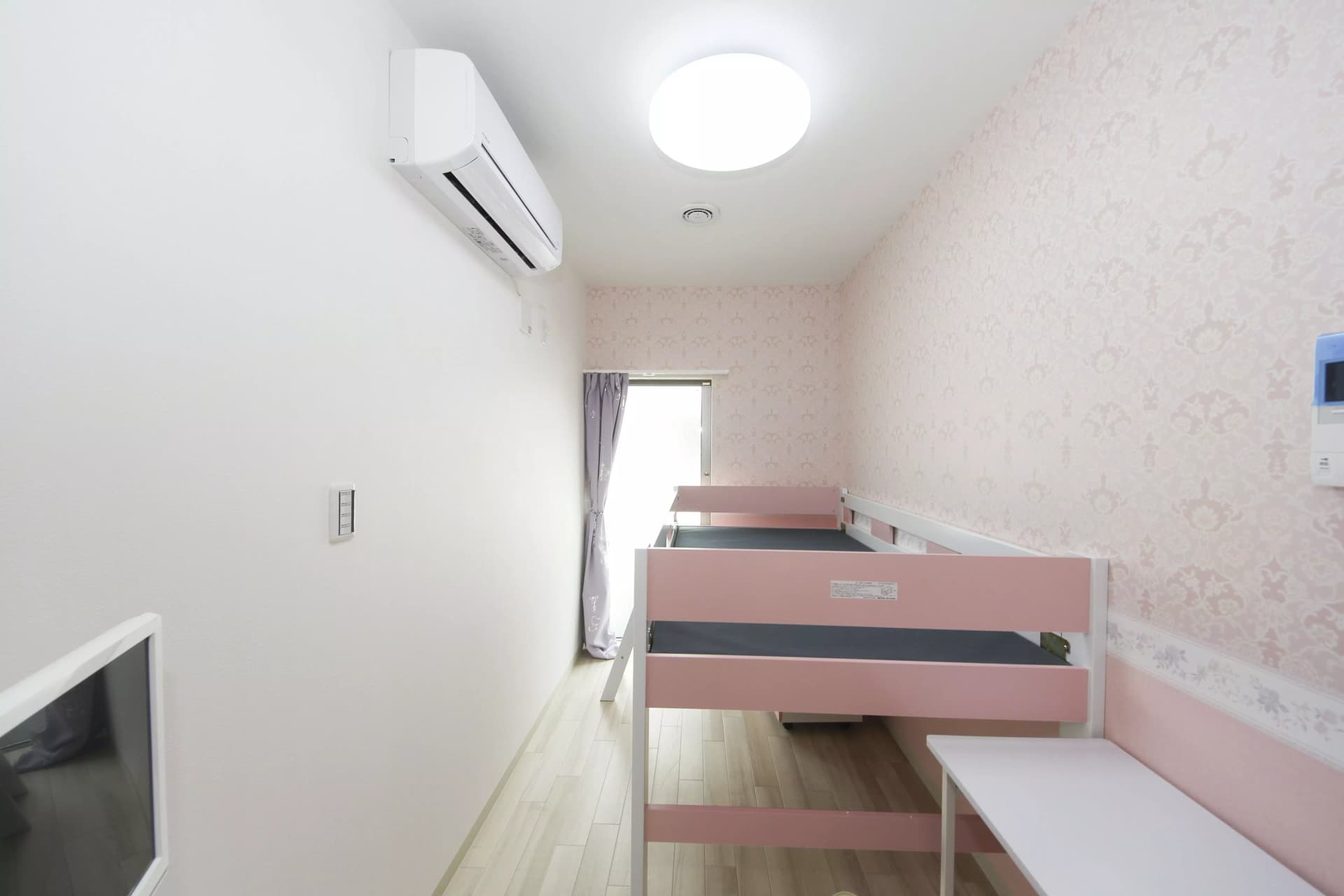 Room image 10
