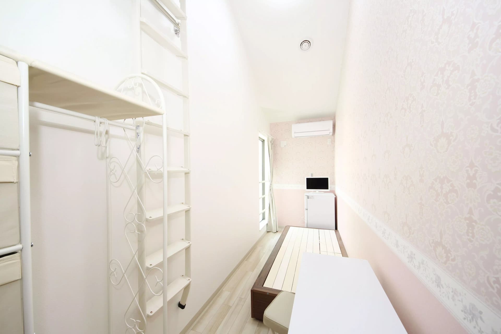 Room image 16