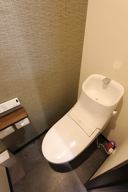 Room image 16