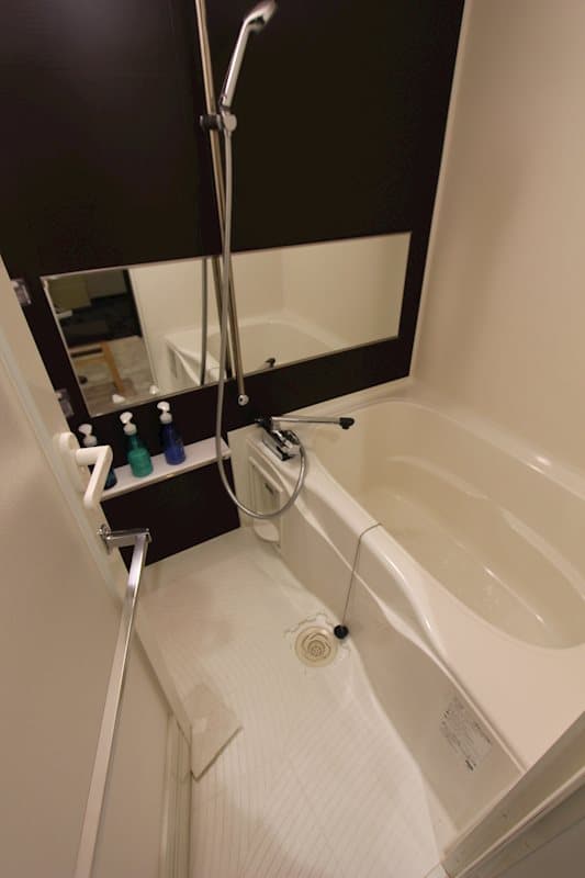 Room image 9
