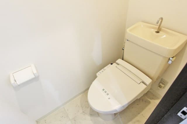 Room image 13