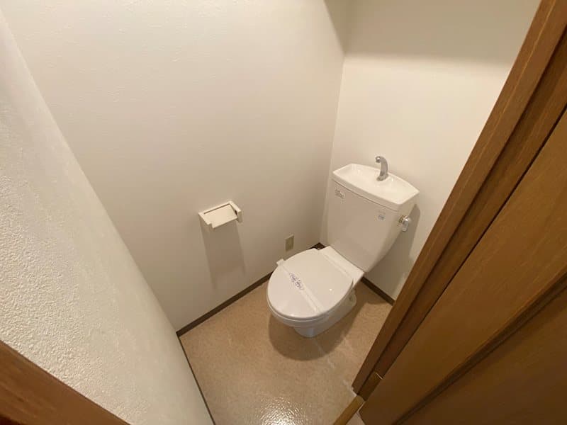 Room image 15