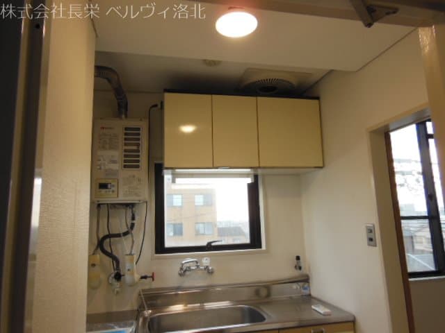 Room image 16