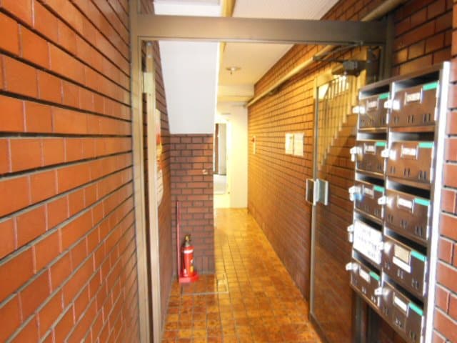 Room image 8