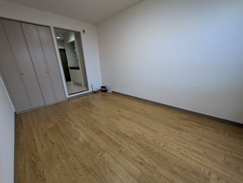 Room image 16
