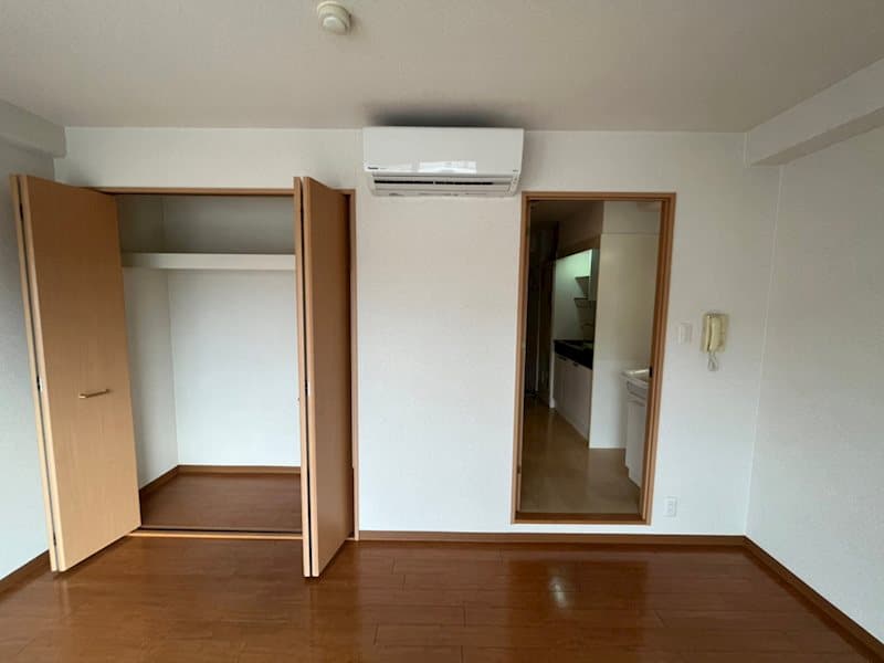 Room image 13