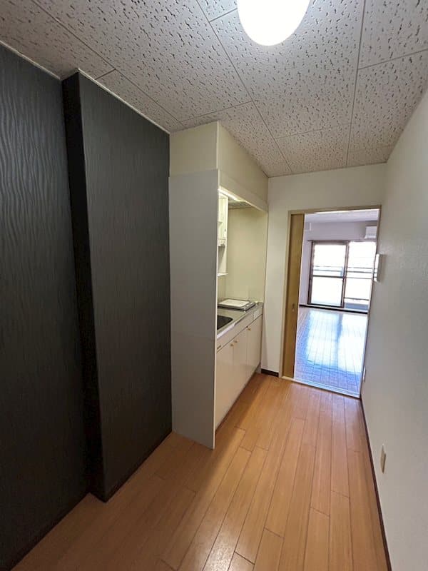 Room image 15