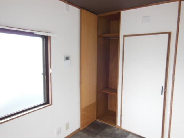 Room image 15