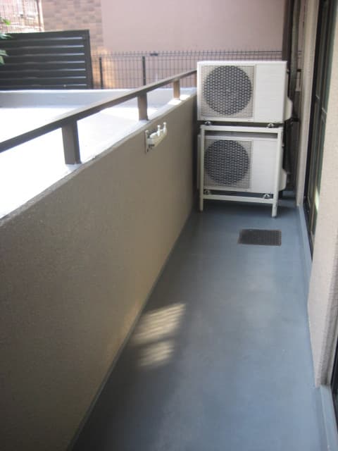 Room image 8